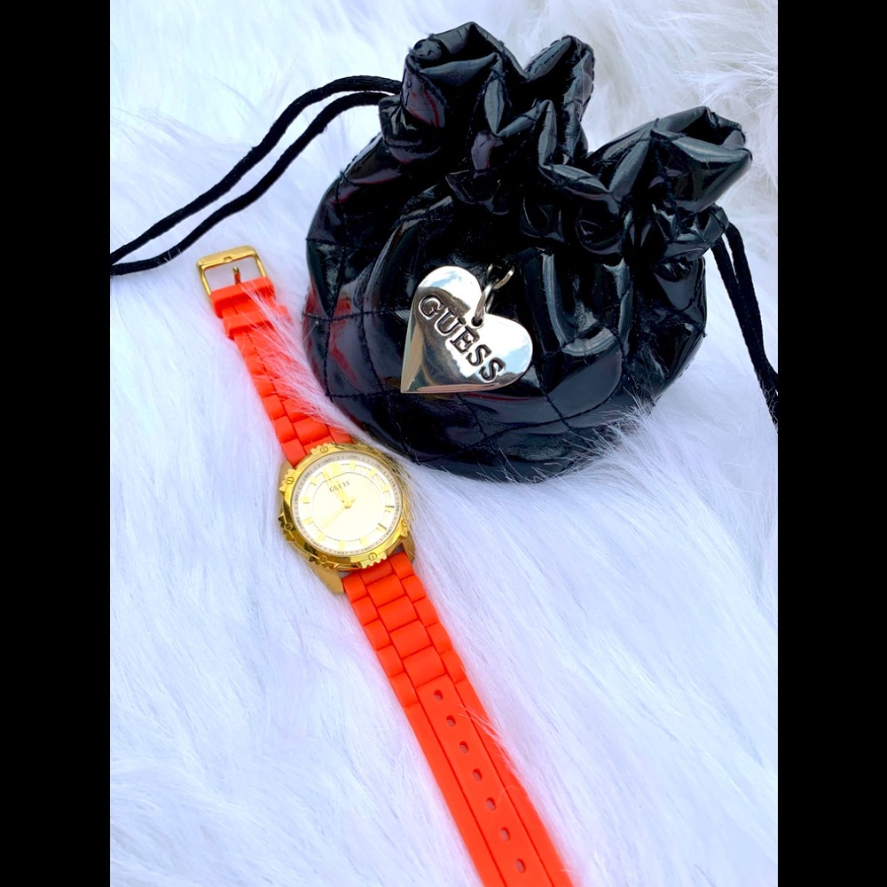 Guess Watch Gold Plated Orange Rubber Bandā